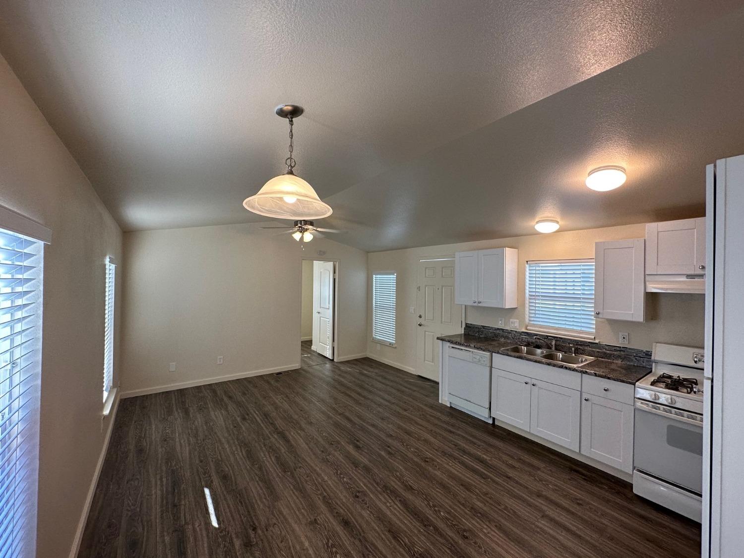 Detail Gallery Image 1 of 1 For 2225 W Capitol Ave 91, West Sacramento,  CA 95691 - 2 Beds | 1 Baths