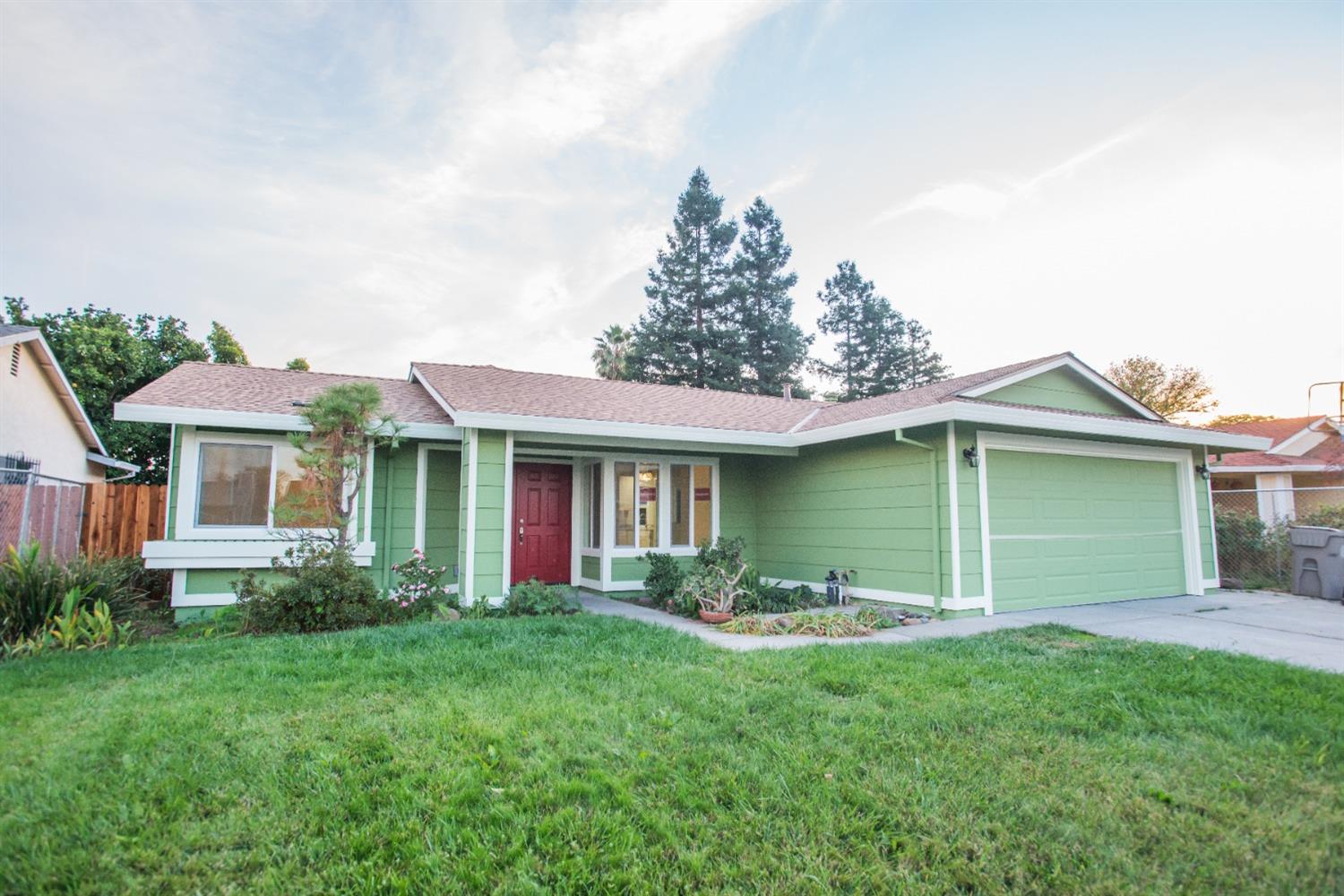 Photo of 3960 Limestone Wy in Sacramento, CA