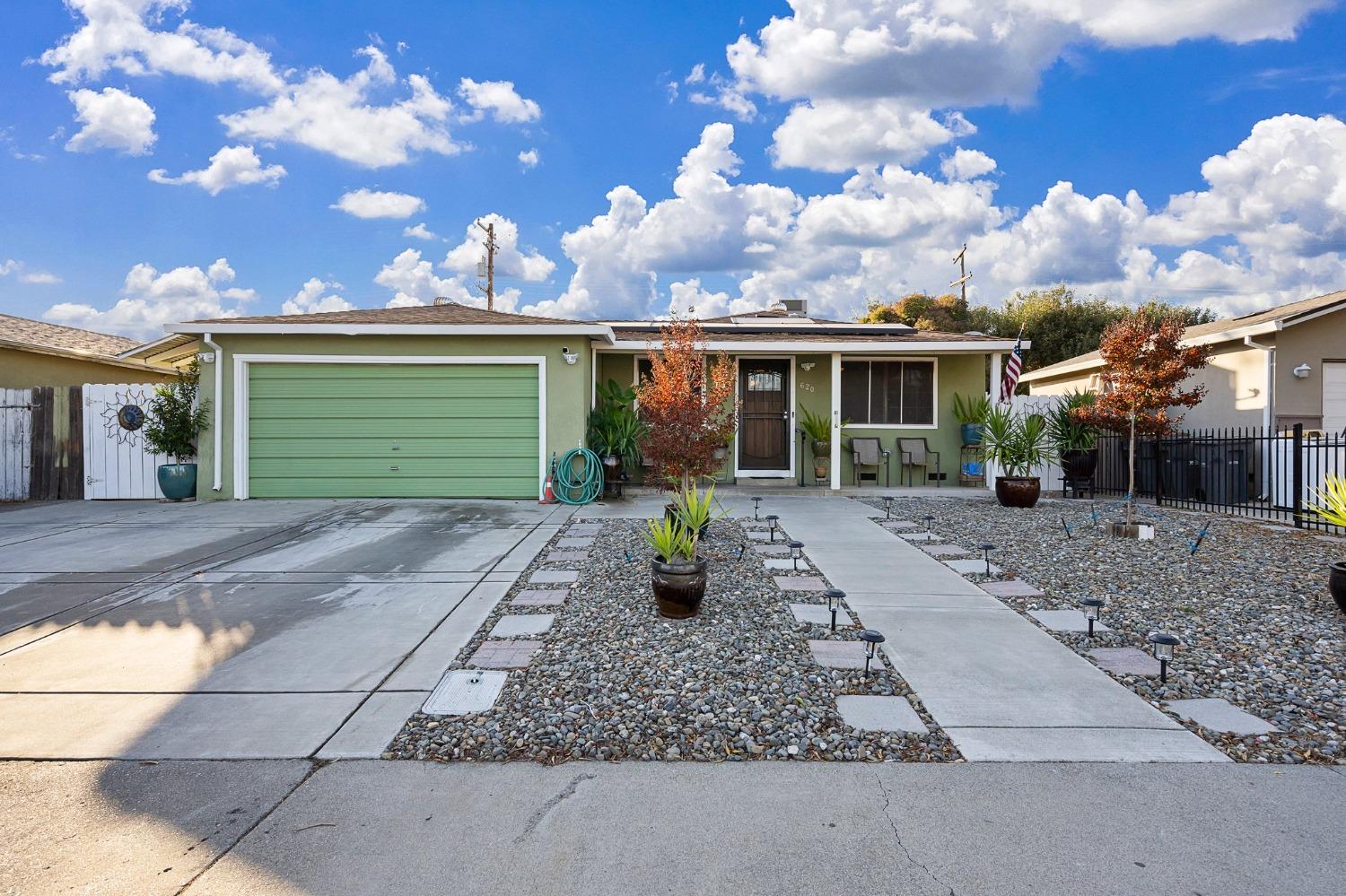 Photo of 620 Denise Dr in Woodland, CA
