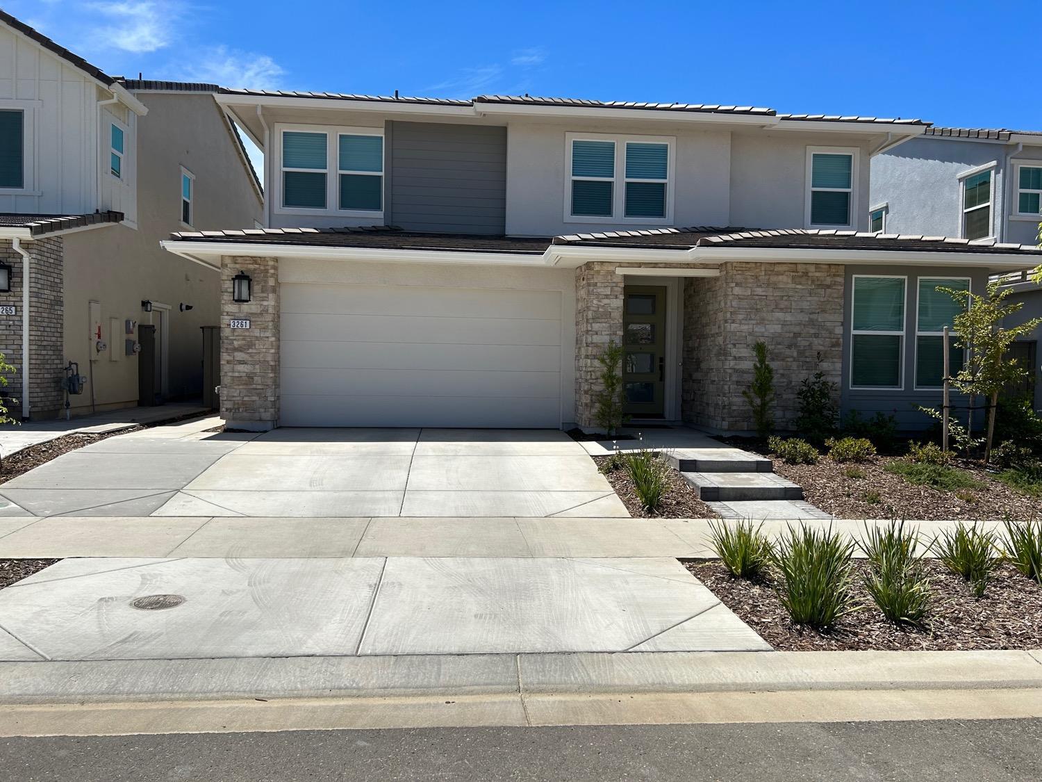 Photo of 3261 Wildland Ct in Folsom, CA