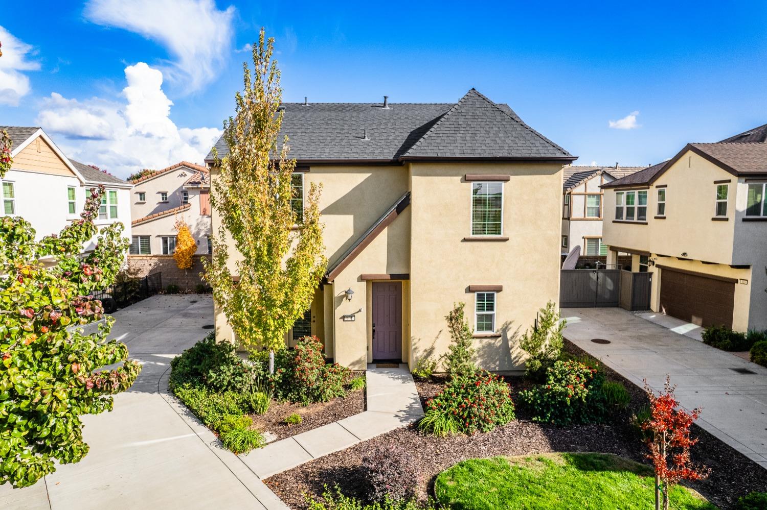 Photo of 401 Dormarin Pl in Roseville, CA