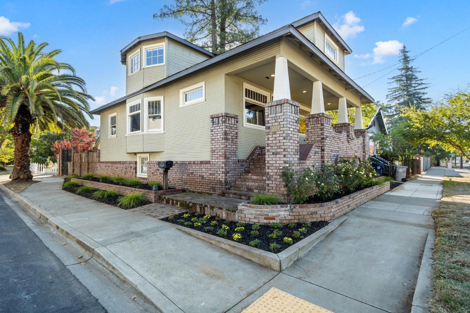 Photo of 3020 Marshall Wy in Sacramento, CA
