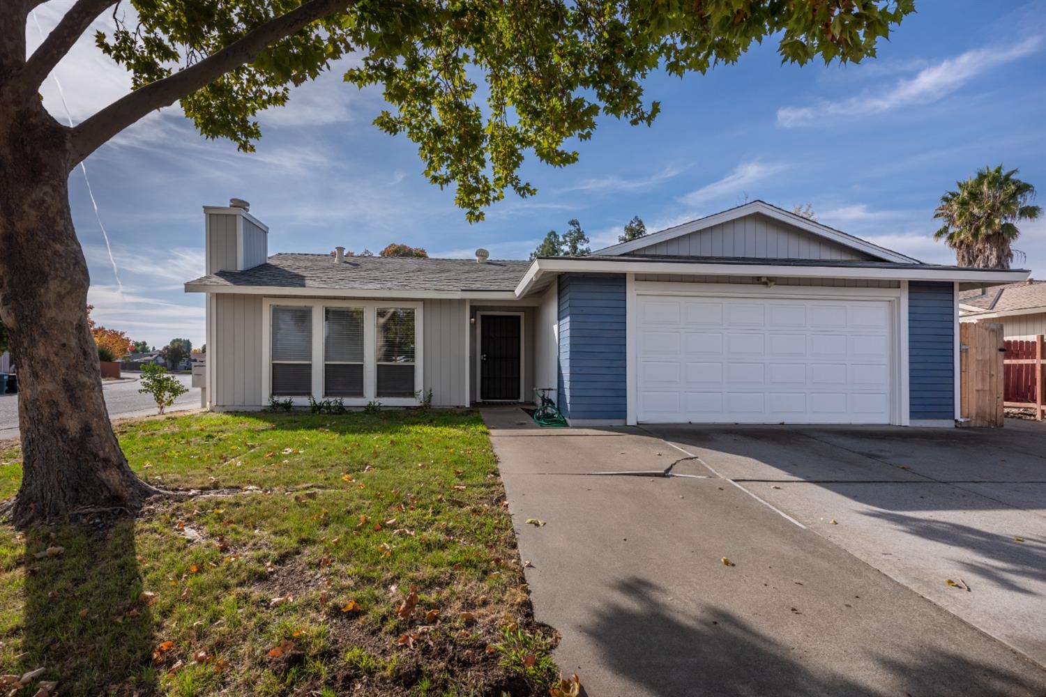 Photo of 7936 Sunrise Greens Dr in Sacramento, CA