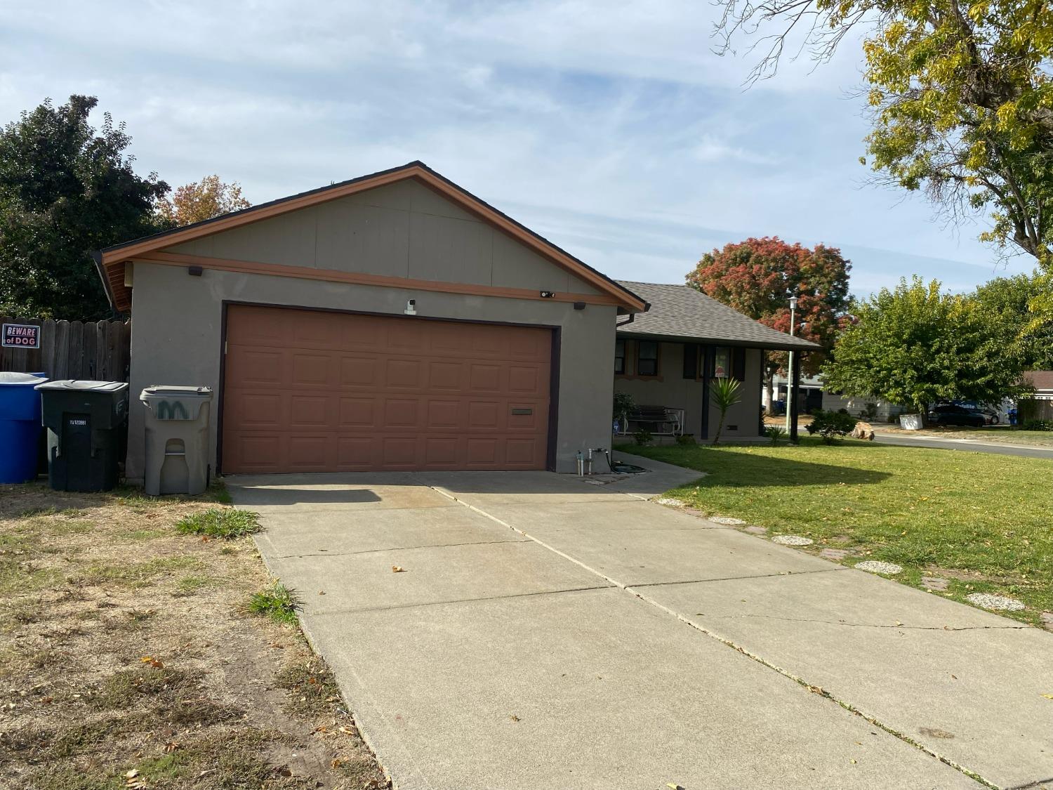 Photo of 6680 Hogan Dr in Sacramento, CA