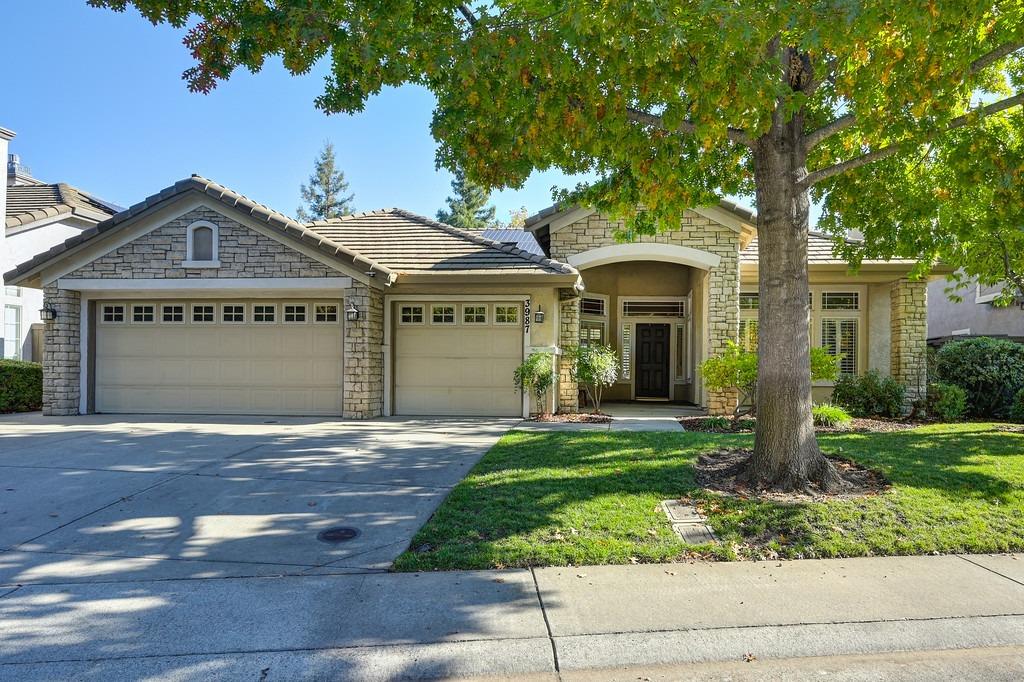 Photo of 3987 Meadow Wood Dr in El Dorado Hills, CA