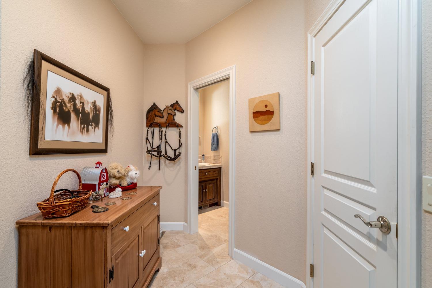 Detail Gallery Image 22 of 52 For 11345 Bridal Veil, Groveland,  CA 95321 - 3 Beds | 2/1 Baths