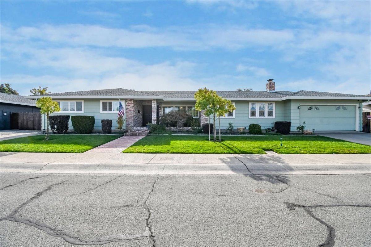 Photo of 1550 Sharon Dr in Yuba City, CA