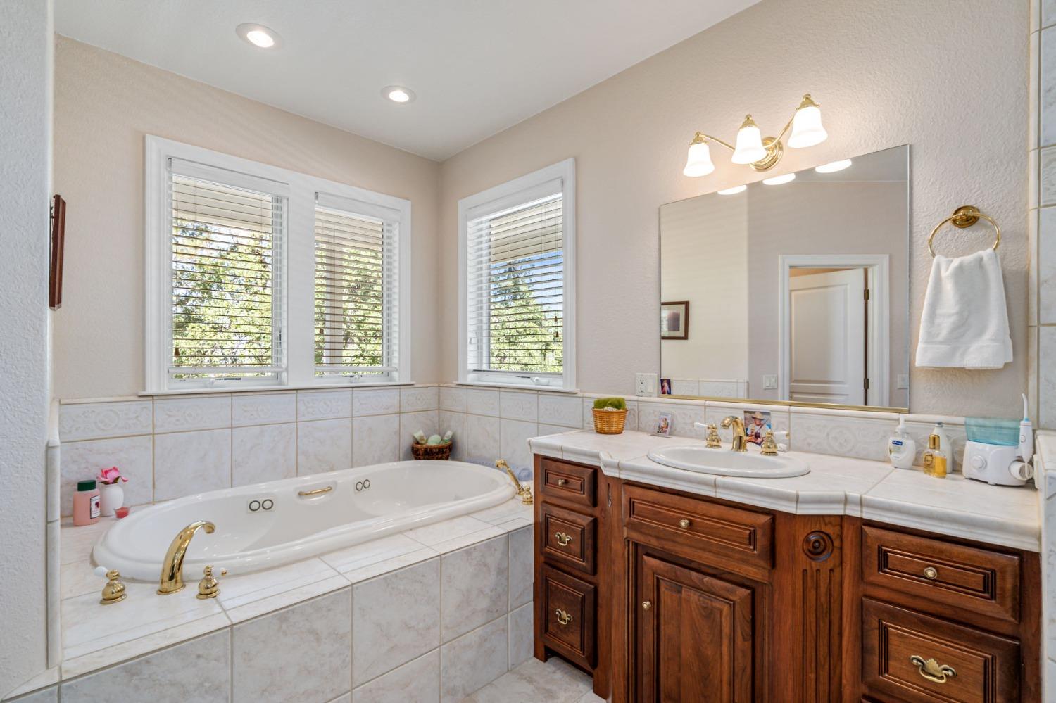 Detail Gallery Image 16 of 52 For 11345 Bridal Veil, Groveland,  CA 95321 - 3 Beds | 2/1 Baths