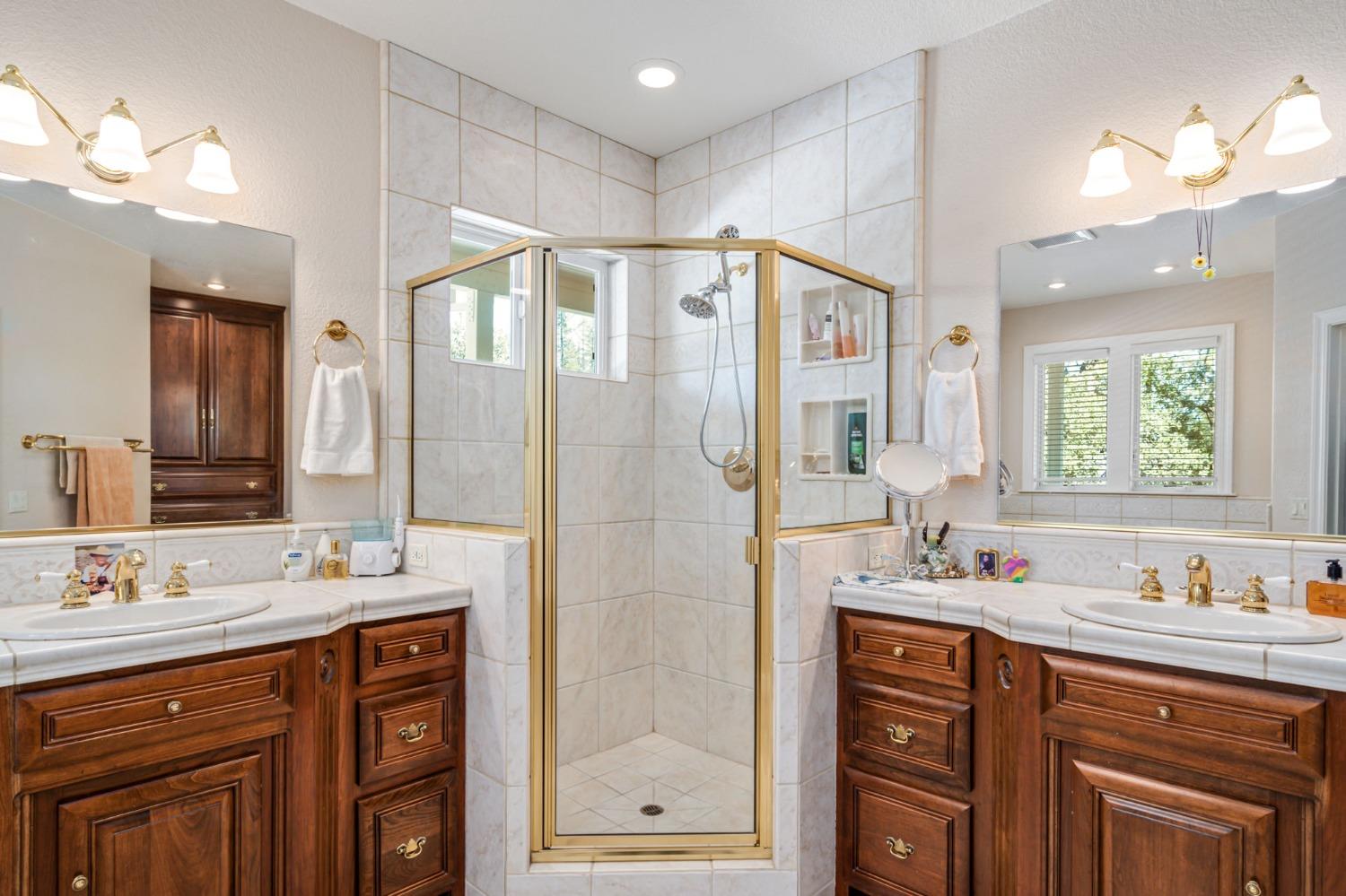 Detail Gallery Image 17 of 52 For 11345 Bridal Veil, Groveland,  CA 95321 - 3 Beds | 2/1 Baths