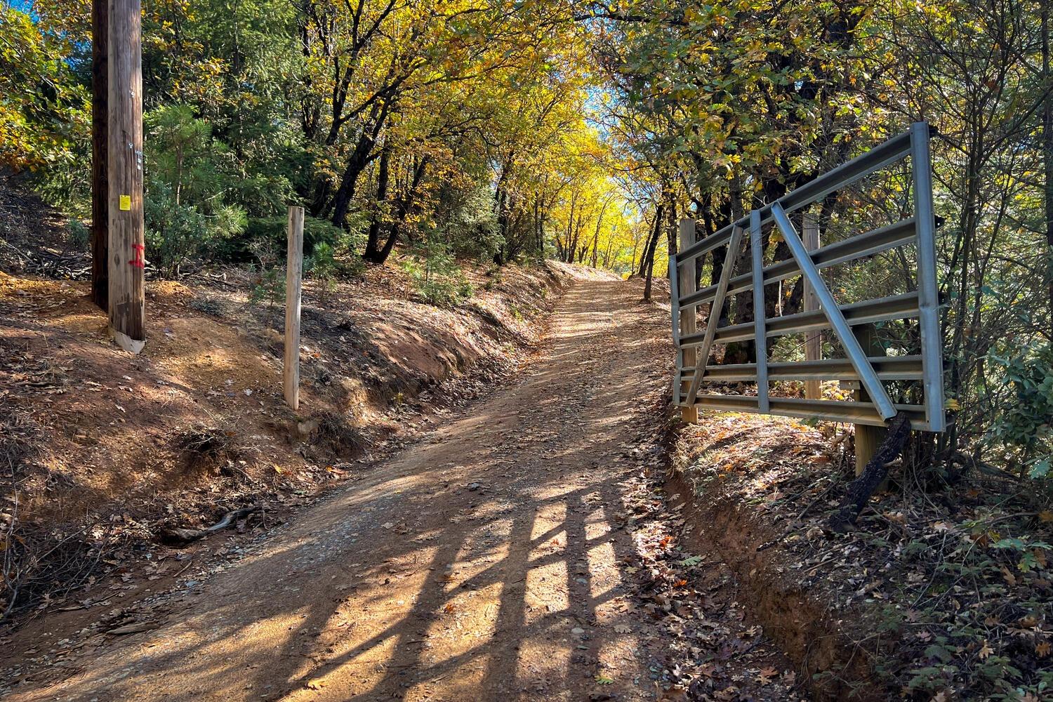 Arrowhead Mine Road, Grass Valley, California image 18