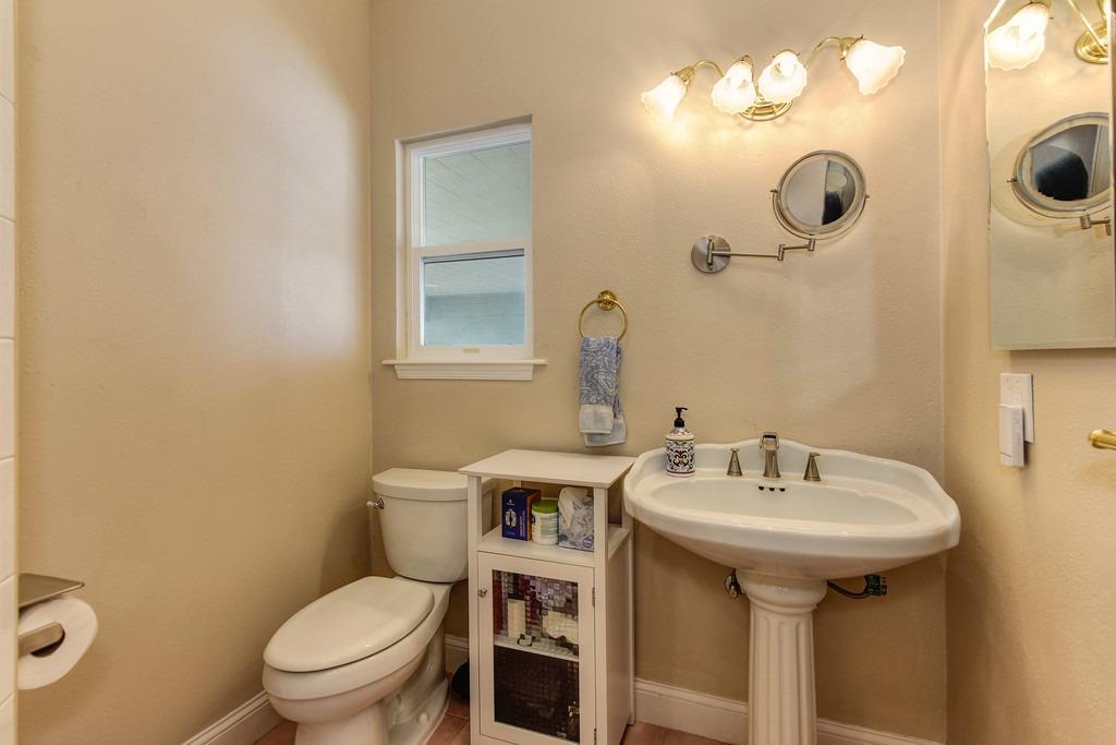 Detail Gallery Image 44 of 99 For 24999 N Mcintire Rd, Clements,  CA 95227 - 4 Beds | 3/1 Baths
