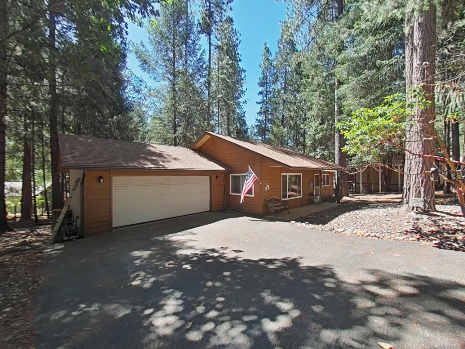 Detail Gallery Image 1 of 28 For 5524 Daisy Ln, Pollock Pines,  CA 95726 - 3 Beds | 2 Baths