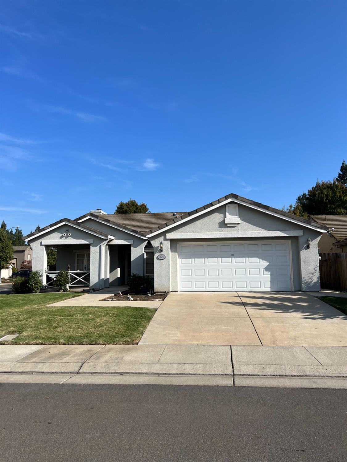 Photo of 124 Harvest Ln in Lodi, CA