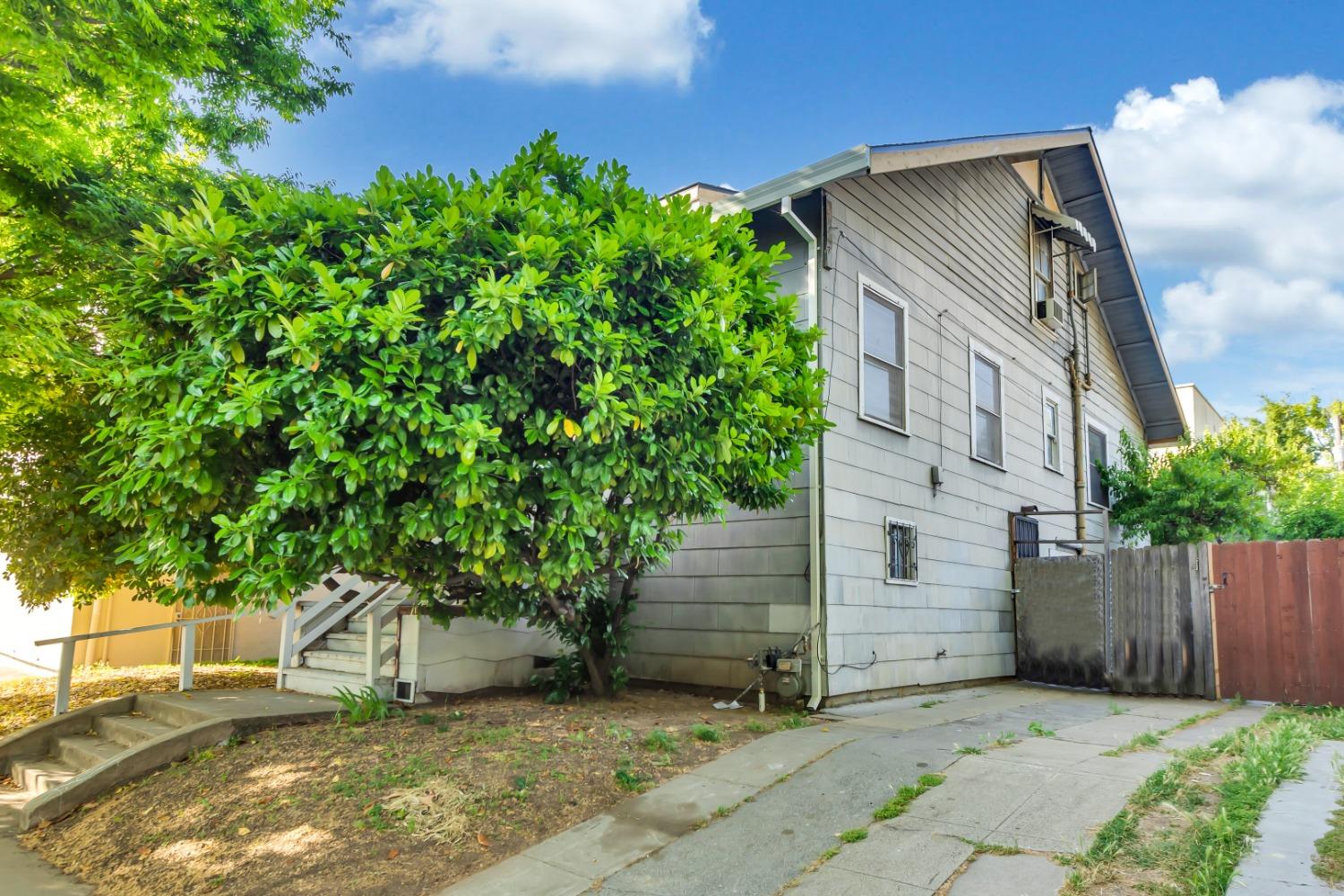 Photo of 1526 U St in Sacramento, CA