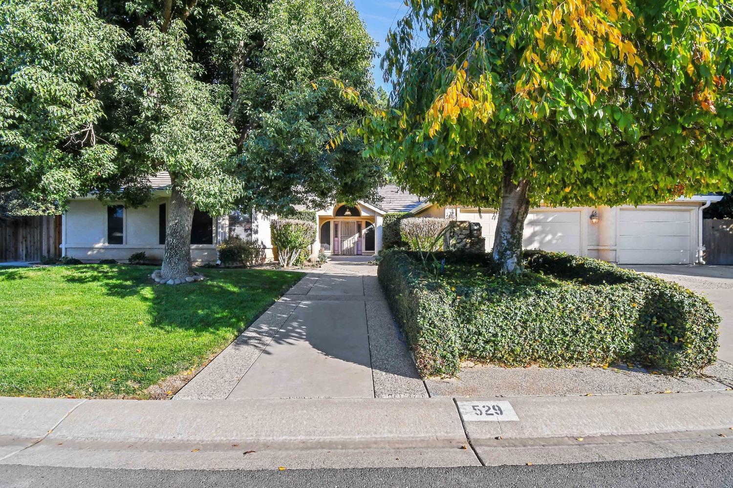 Photo of 529 Lyndsey Ln in Yuba City, CA