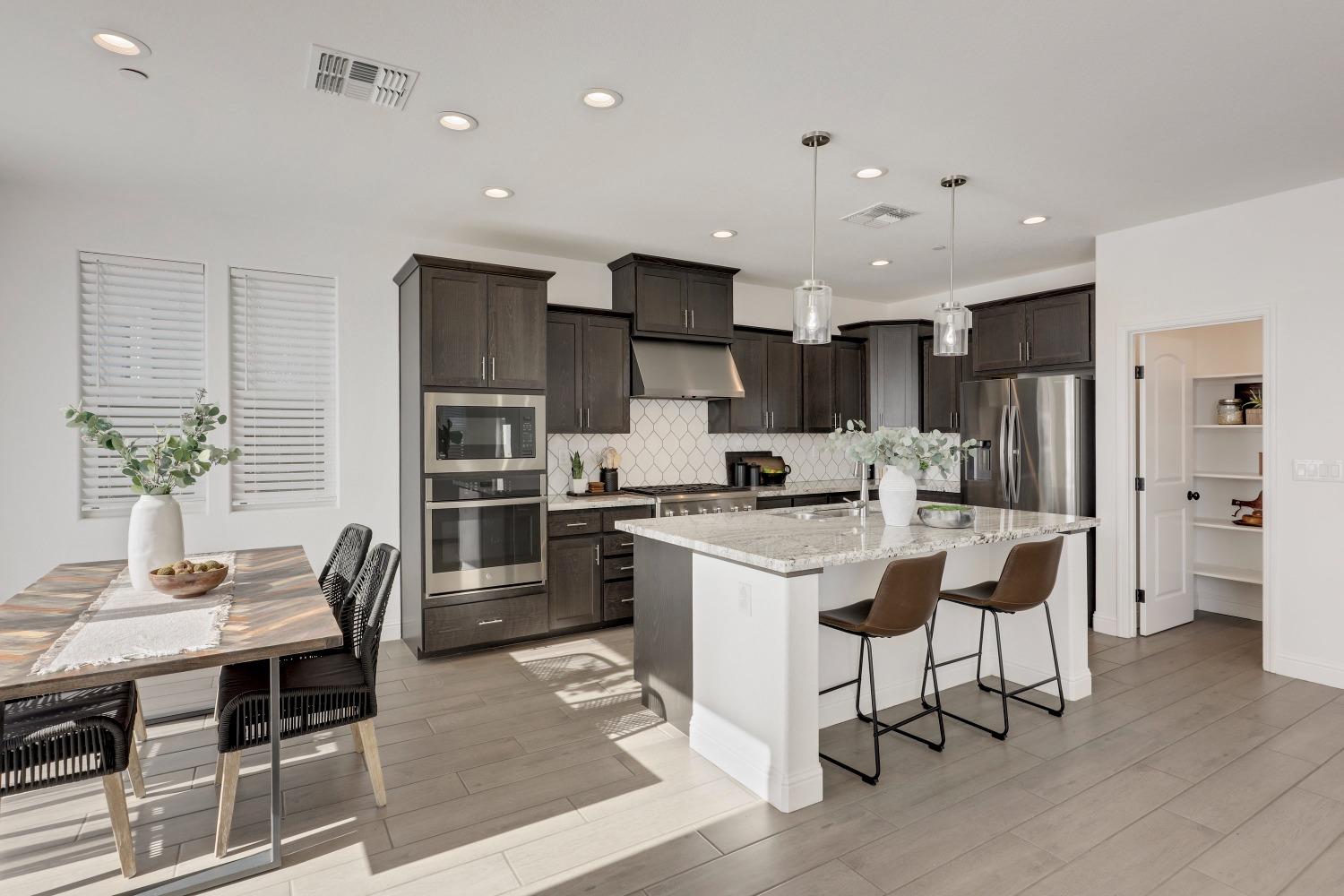 Photo of 1840 Estrada Dr in Woodland, CA