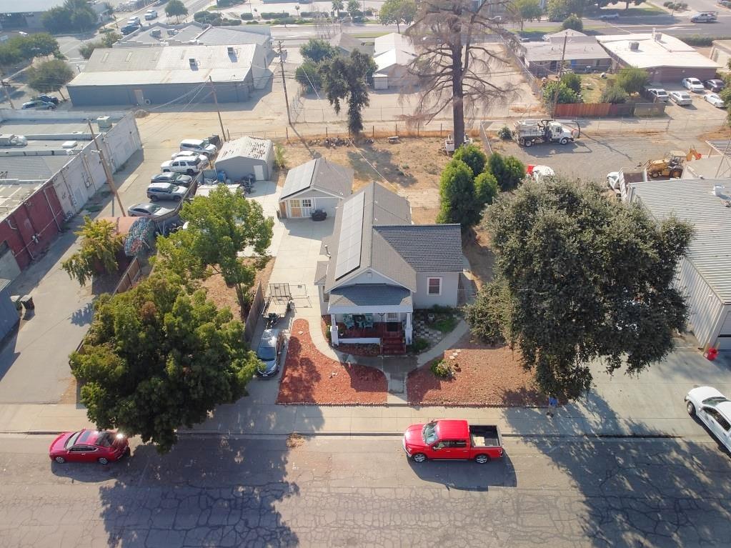Photo of 313 E St in Waterford, CA