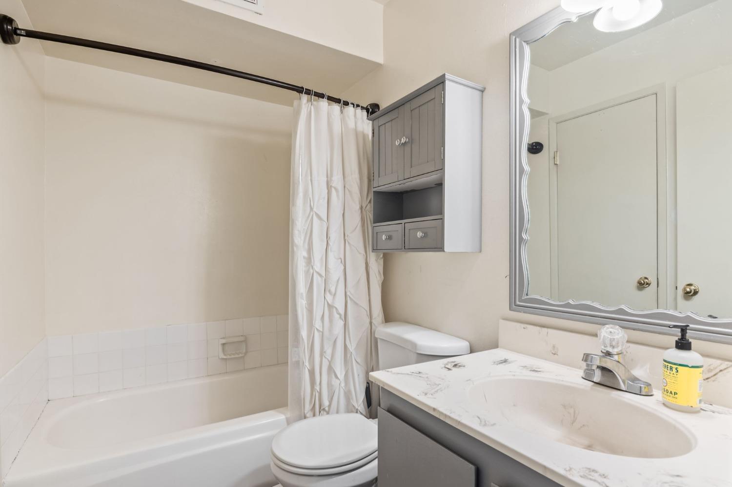 Photo #17: 223109888 Listing: Photo #17