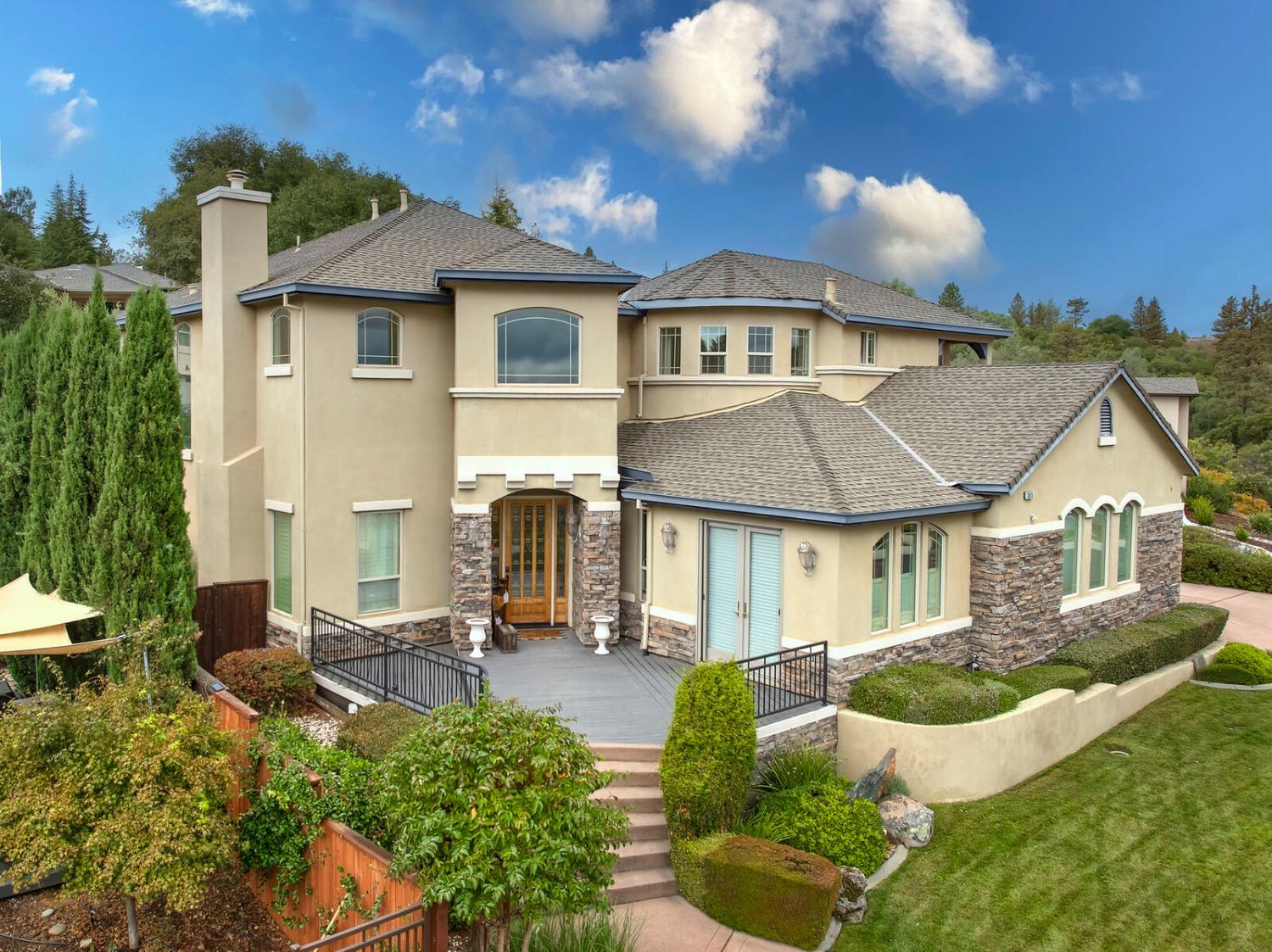 Photo of 13615 Harlequin Wy in Auburn, CA