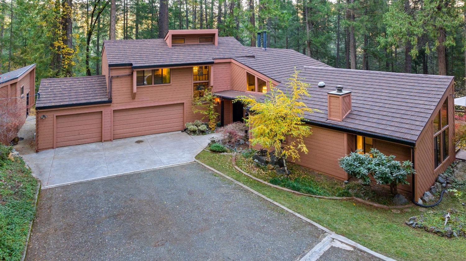Photo of 13011 Admiral Ln in Grass Valley, CA