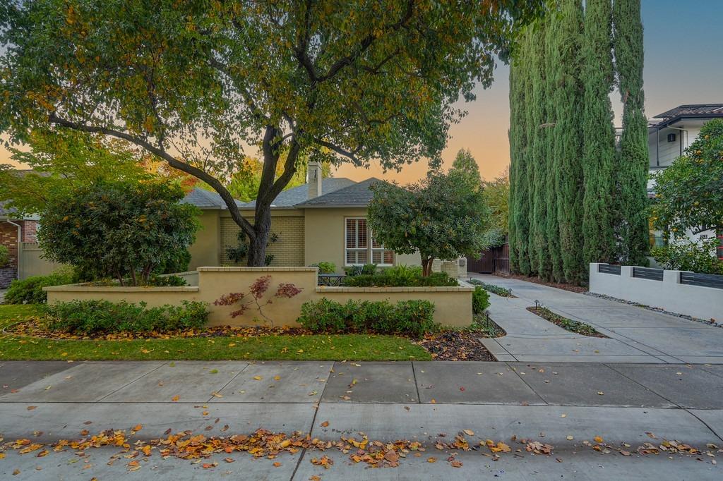 Photo of 1523 7th Ave in Sacramento, CA
