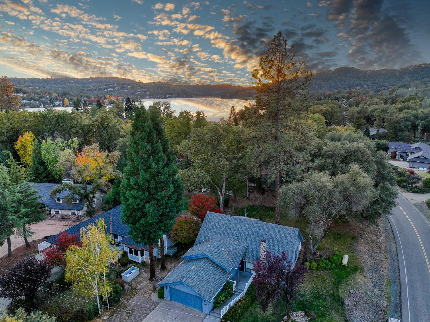 Strawberry Circle, Penn Valley, California image 2