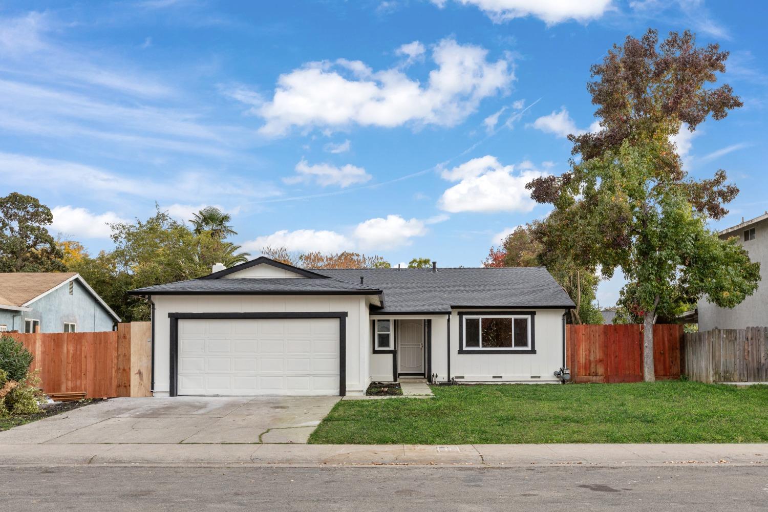 Photo of 132 Loveland Wy in Sacramento, CA