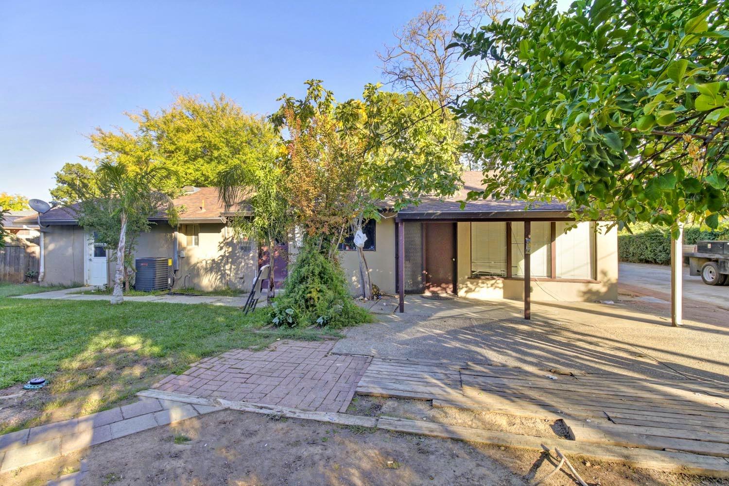 Photo of 1411 Rowena Wy in Sacramento, CA