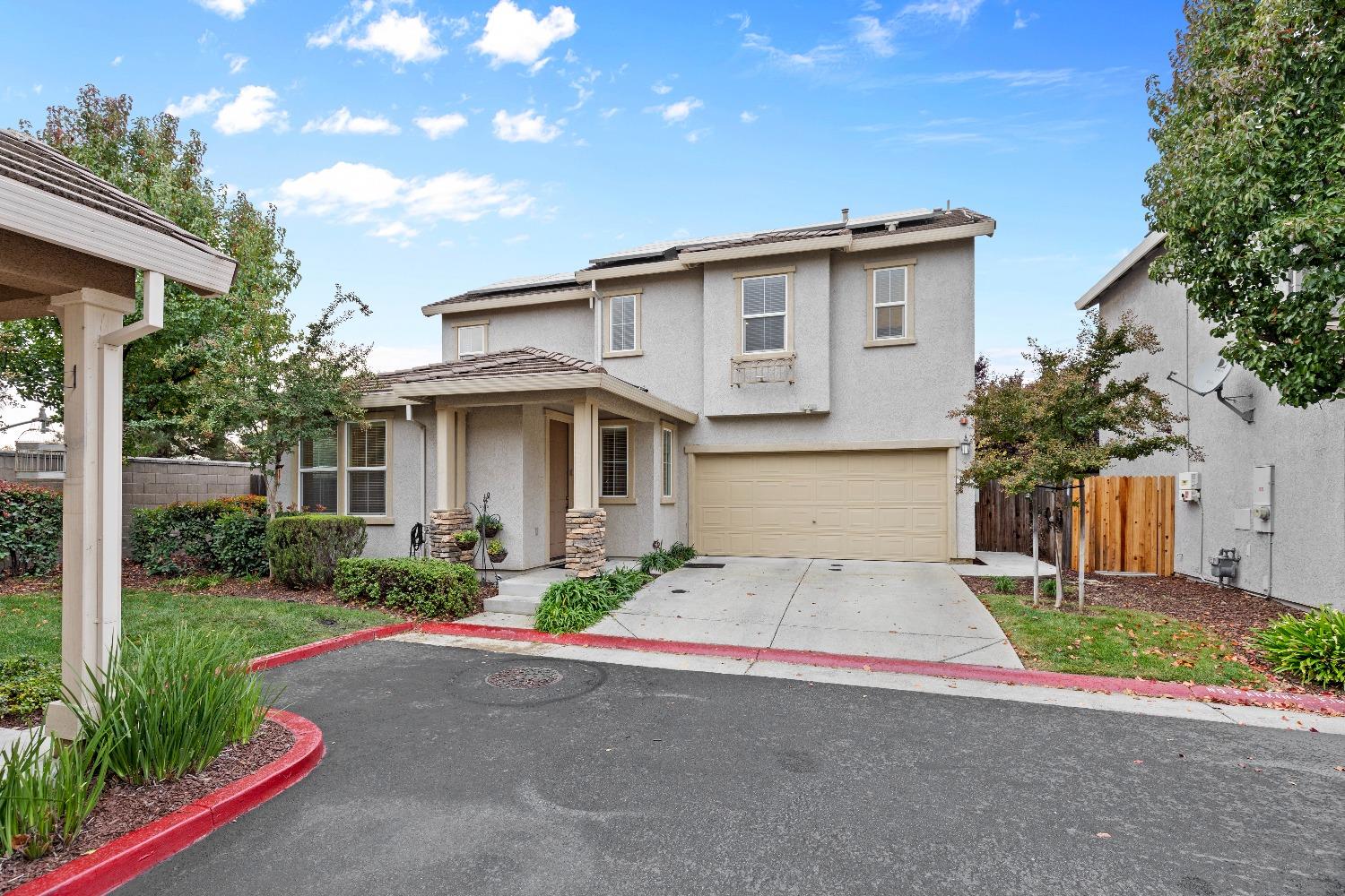 Photo of 686 Courtyards Loop in Lincoln, CA