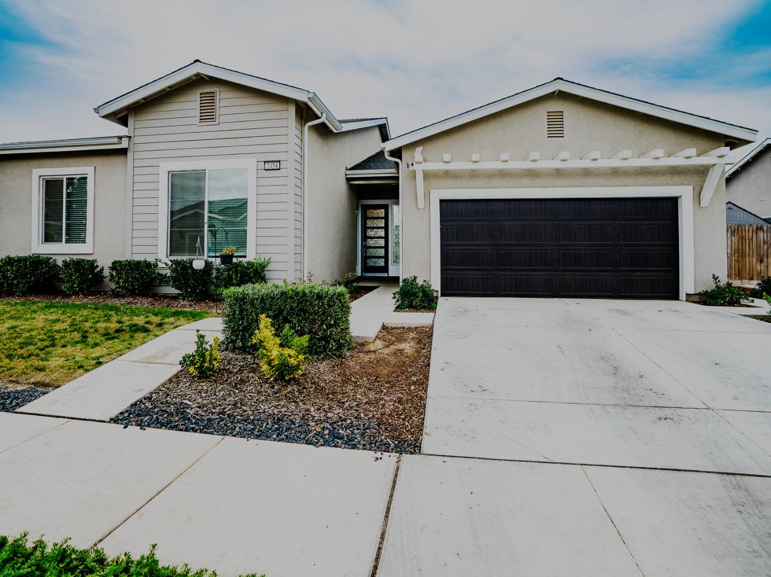 Photo of 2454 Valverde Dr in Merced, CA