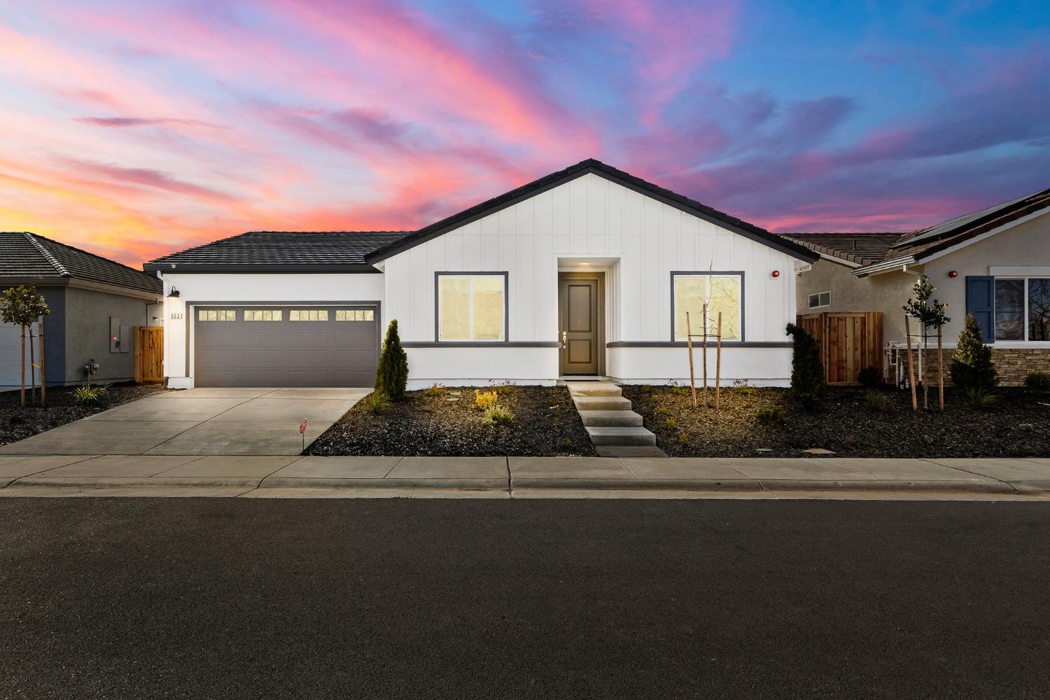 Photo of 656 Gurmit Ct in Winters, CA