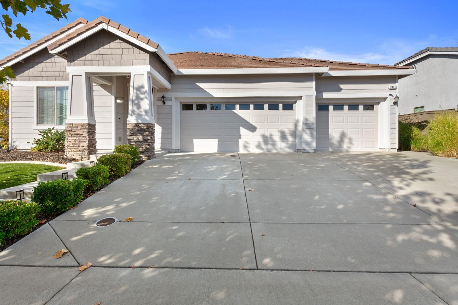 Photo of 3001 Oak Trail Wy in Roseville, CA