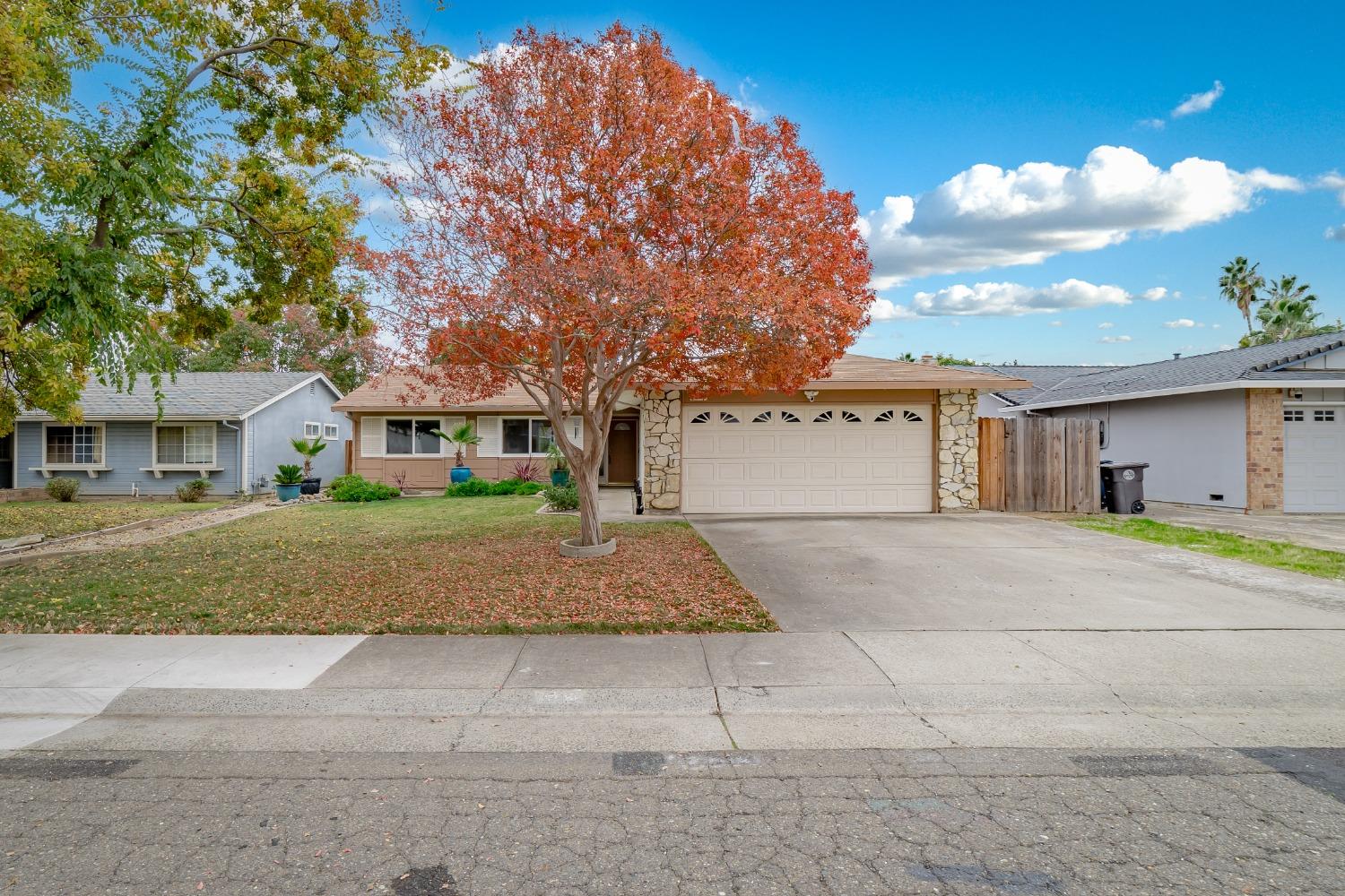 Photo of 6634 Willowleaf Dr in Citrus Heights, CA