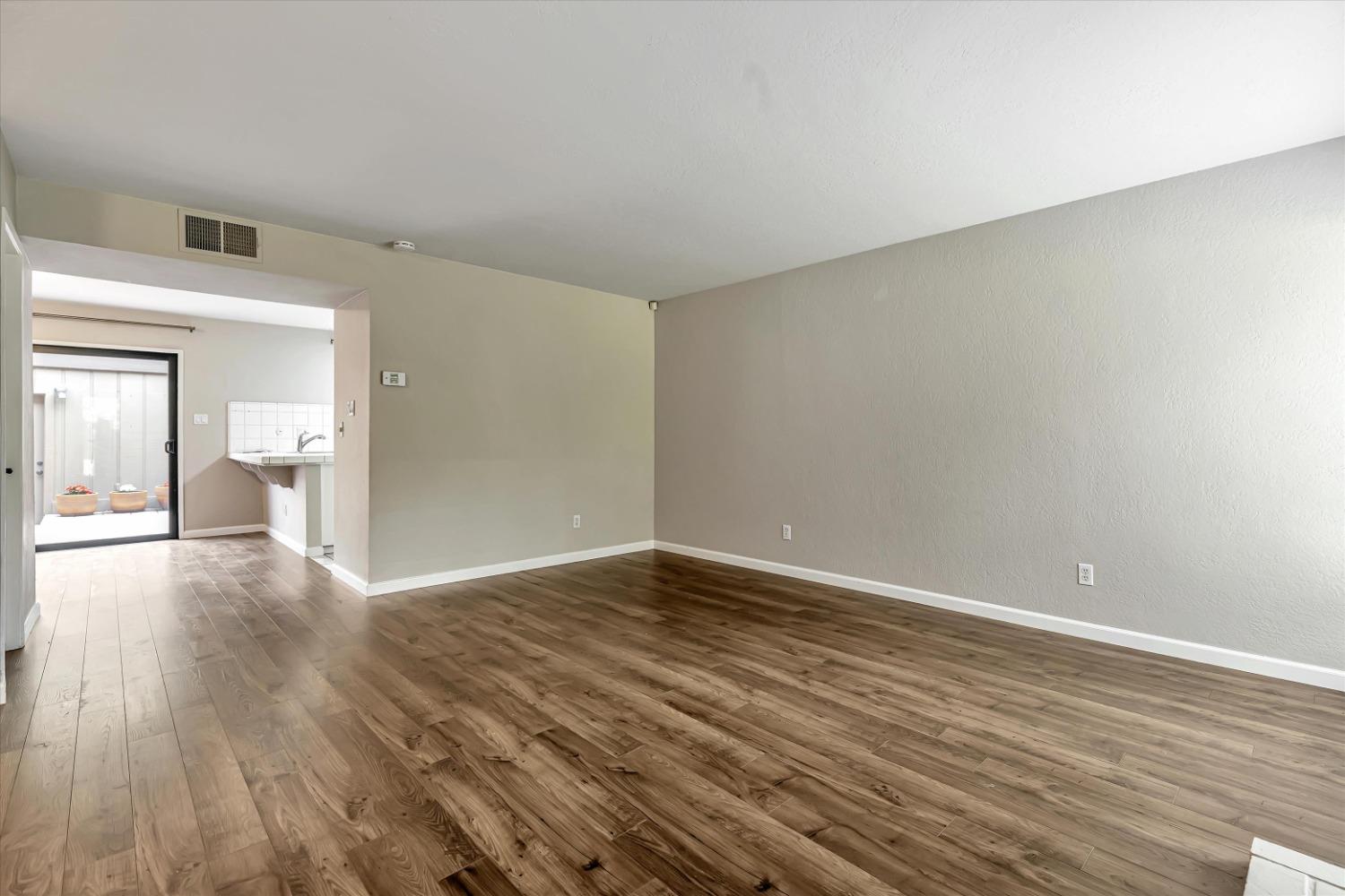 Photo #13: 223108171 Listing: Photo #13