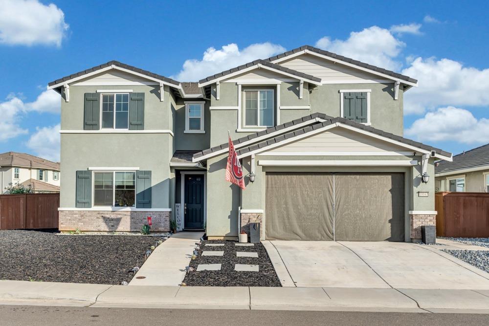 Photo of 10041 Grosbeak Wy in Elk Grove, CA
