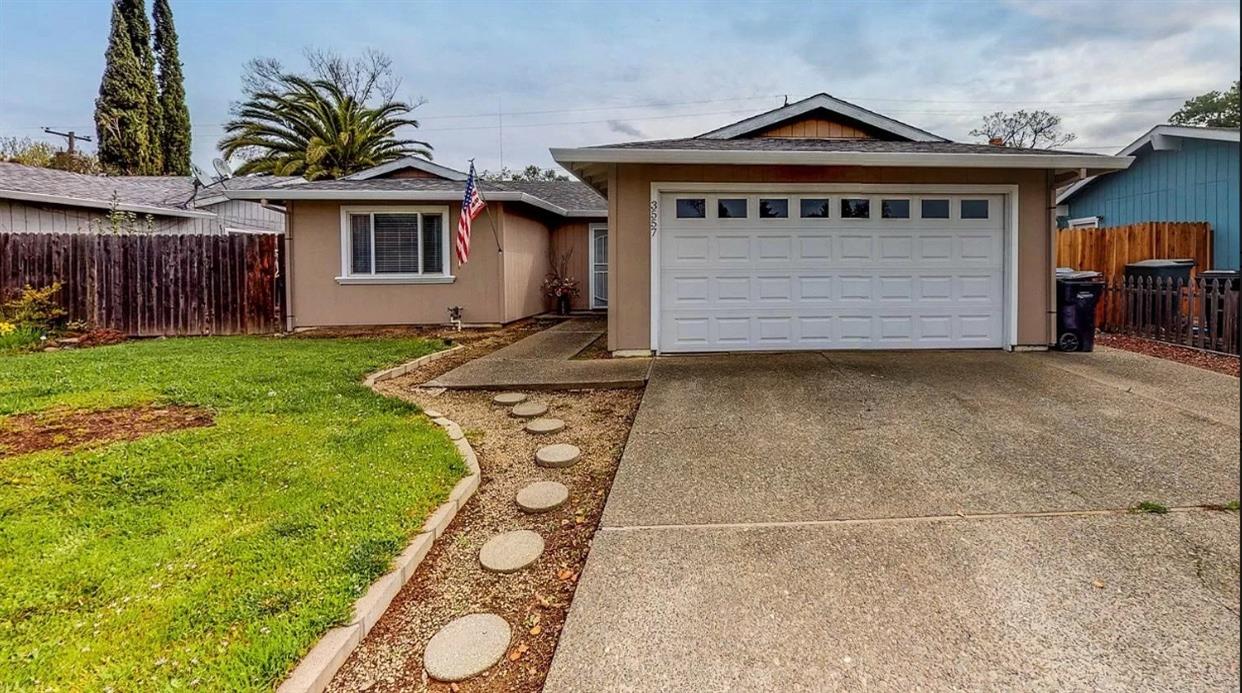 Photo of 3557 Lindenwood Wy in Sacramento, CA