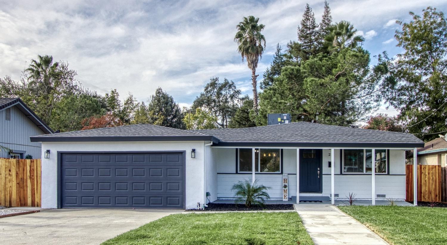 Photo of 22 Locust St in Woodland, CA