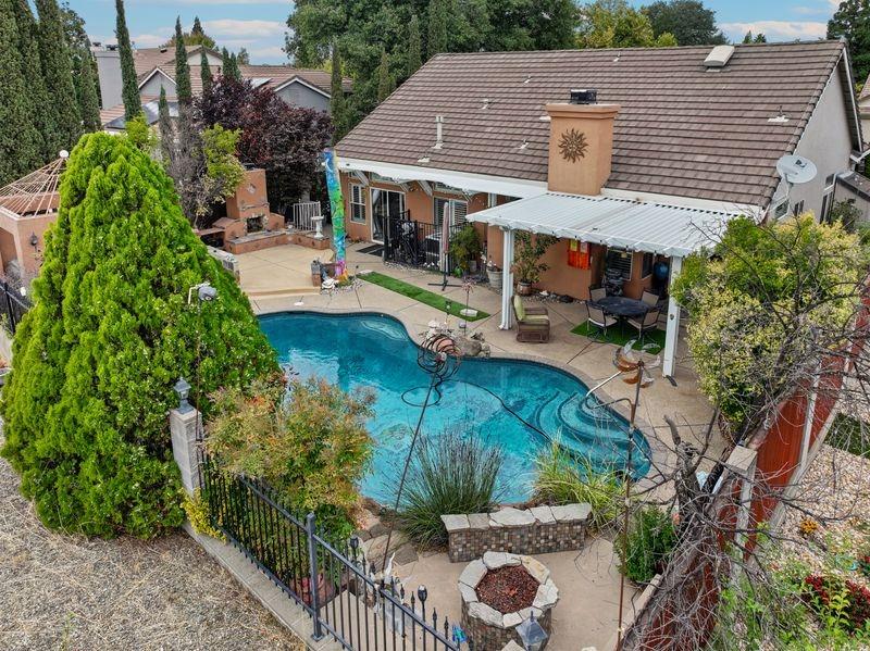 Photo of 1180 Hawthorne Loop in Roseville, CA