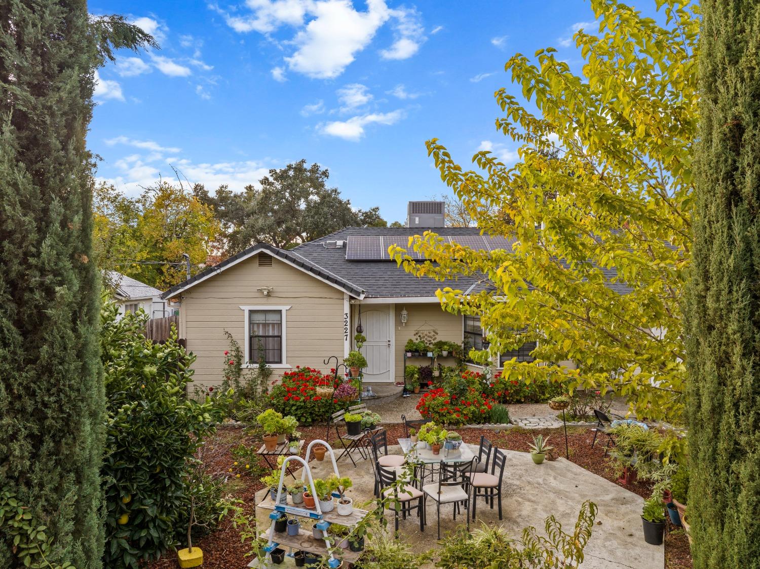 Photo of 3227 Panama Ave in Carmichael, CA