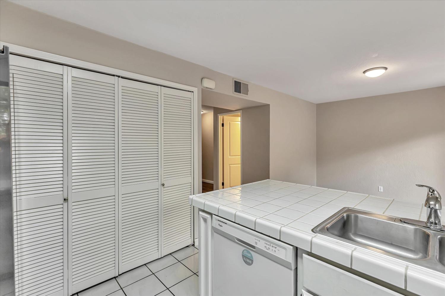 Photo #19: 223108171 Listing: Photo #19