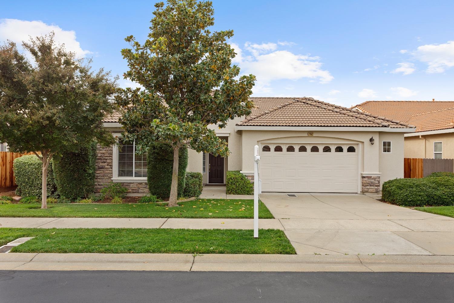 Photo of 7462 Grassy Creek Wy in El Dorado Hills, CA