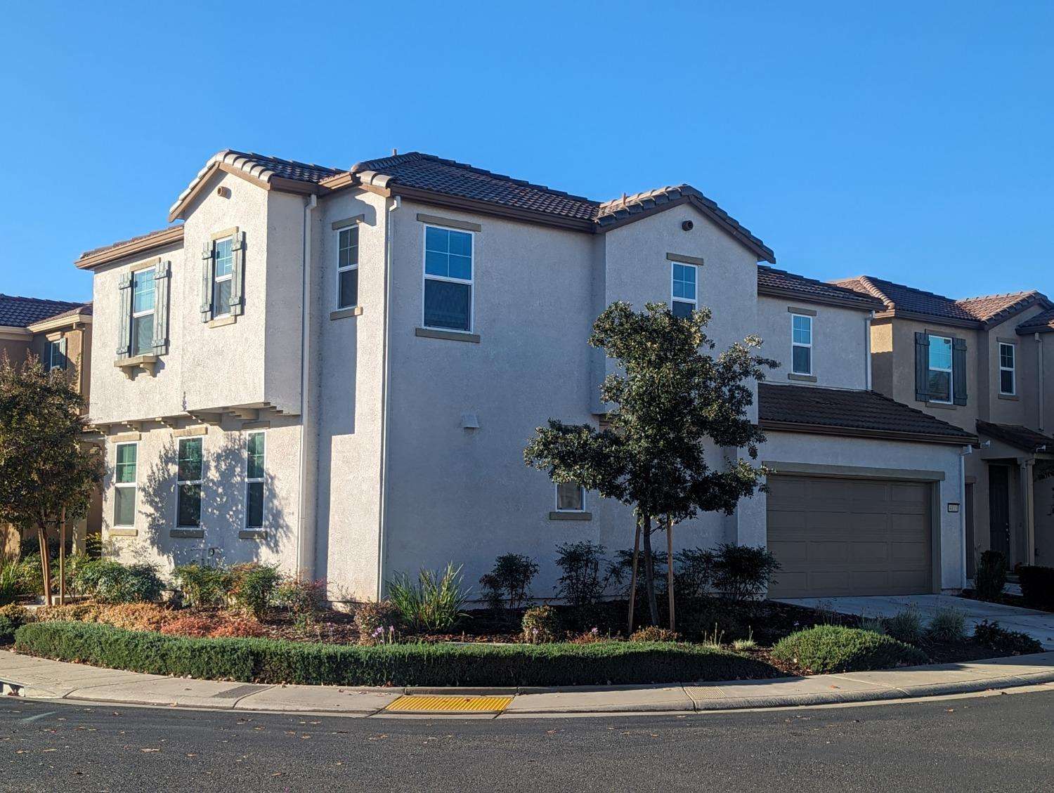 Photo of 4115 Ocean Ln in Elk Grove, CA