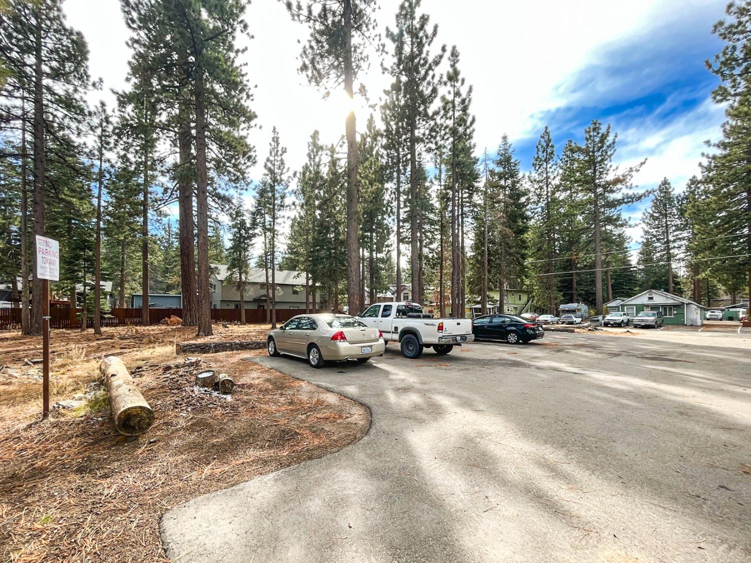 Bonanza Avenue, South Lake Tahoe, California image 5