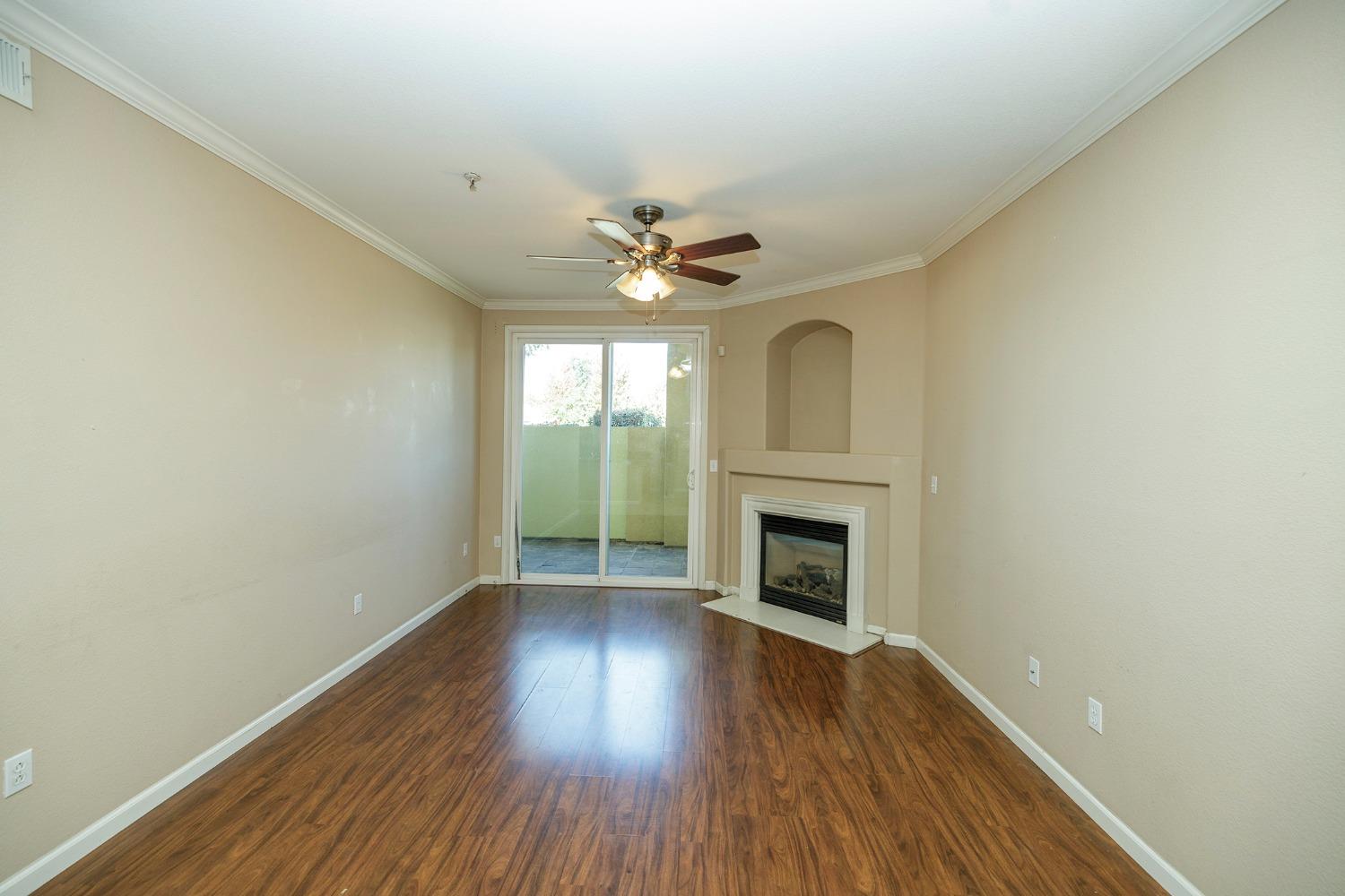 Detail Gallery Image 6 of 23 For 1360 Shady Ln #218,  Turlock,  CA 95382 - 2 Beds | 1 Baths