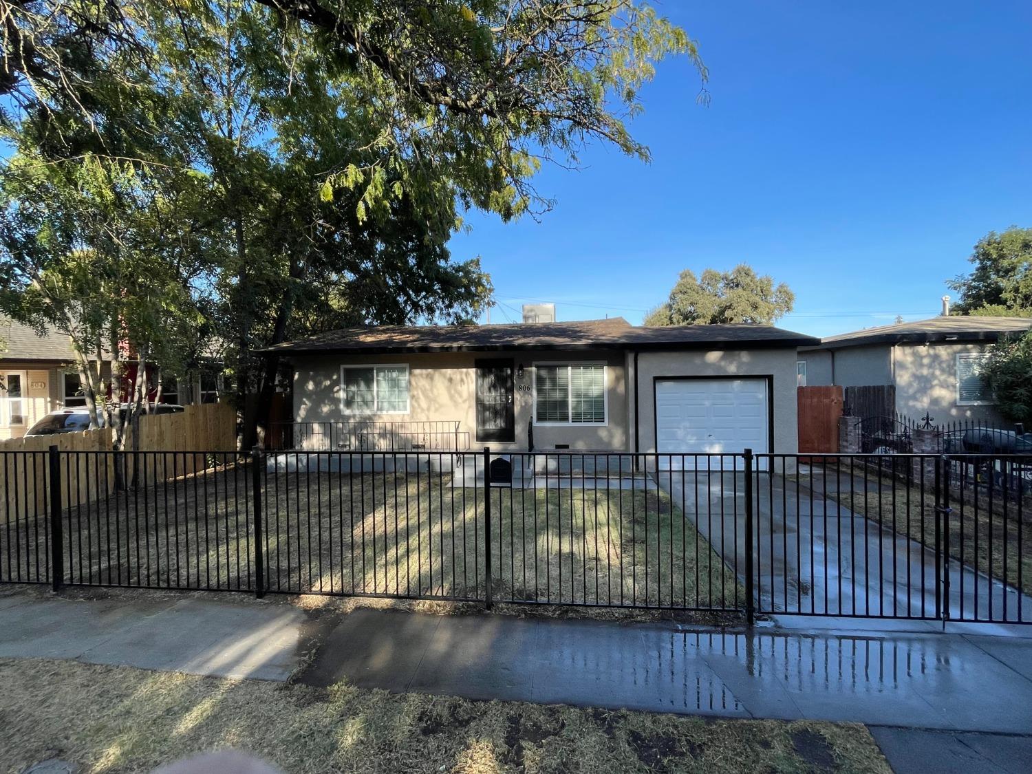 Photo of 806 S Filbert in Stockton, CA