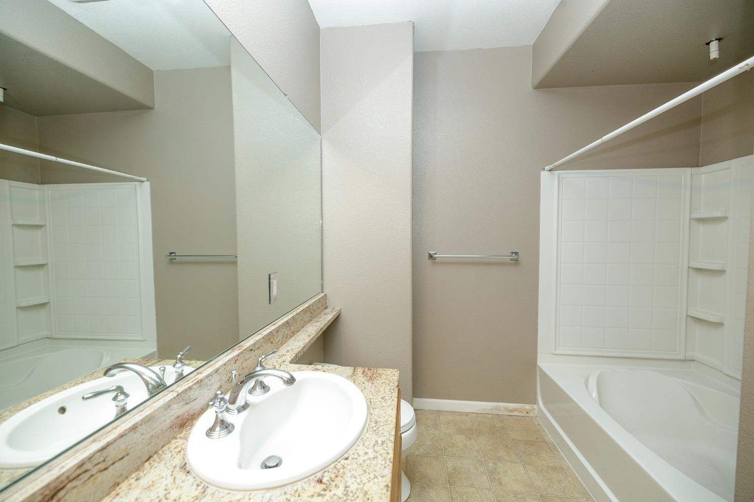 Detail Gallery Image 15 of 23 For 1360 Shady Ln #218,  Turlock,  CA 95382 - 2 Beds | 1 Baths