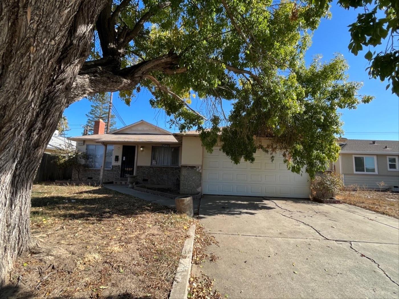 Photo of 7351 15th St in Sacramento, CA