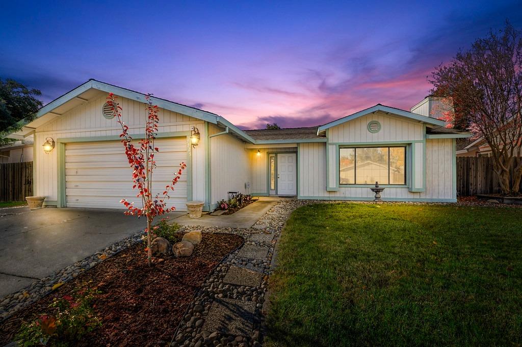 Photo of 7725 Wintergreen Dr in Citrus Heights, CA