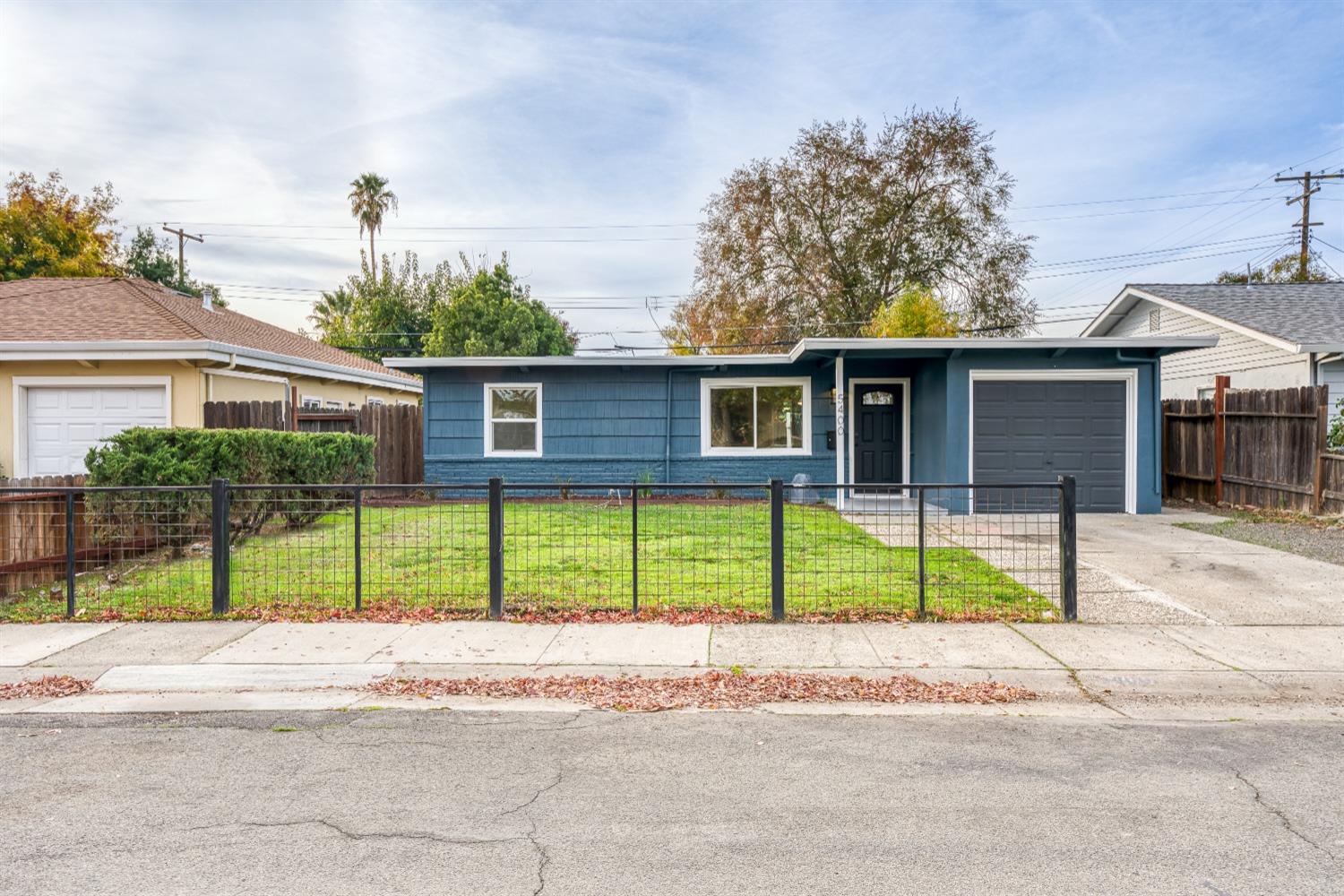 Photo of 5400 70th St in Sacramento, CA