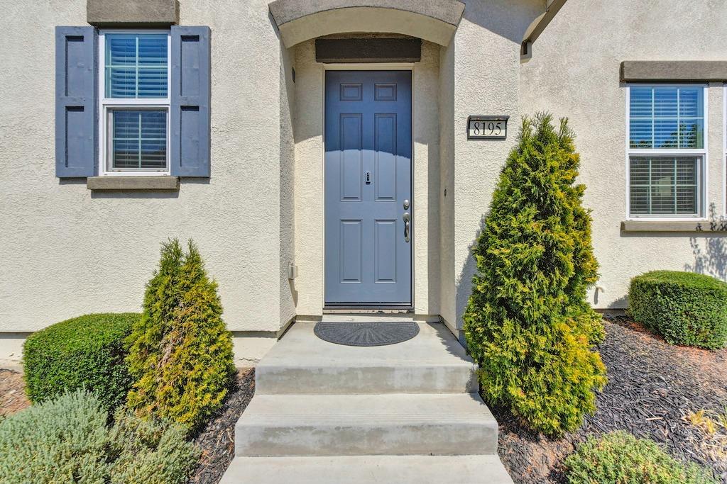 Photo of 8195 Kramer Ranch Ln in Elk Grove, CA